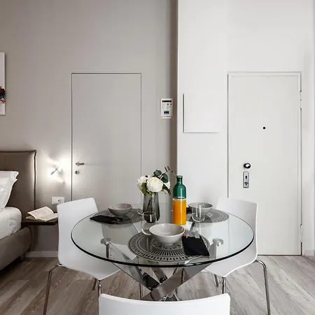 Stayeasy Crivelli - Stylish Studio, Duomo Walking アパート ミラノ
