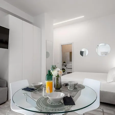 Stayeasy Crivelli - Stylish Studio, Duomo Walking * ミラノ