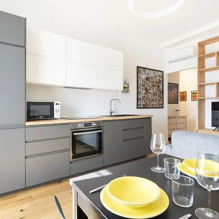 Easylife - - Sammartini 35 - Apartment