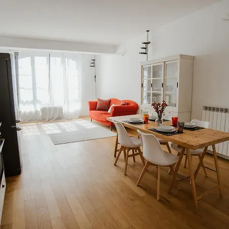 Apartman Guesthost - Mecenate Bright *