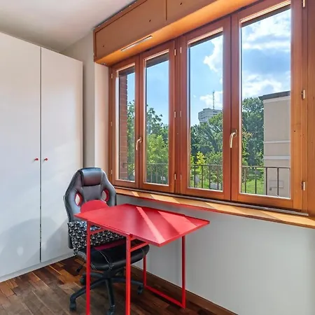Elegant Retreat With Sunny Terrace & Excellent Metro Links * Milán