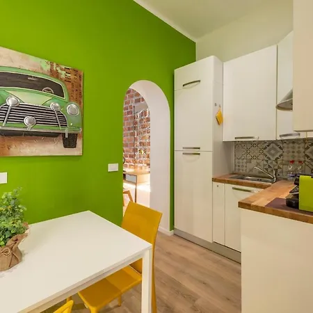 Bocconi 3 - Colorful - B מילאנו