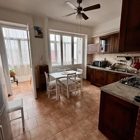 Bright Three-room 250m From The Subway *