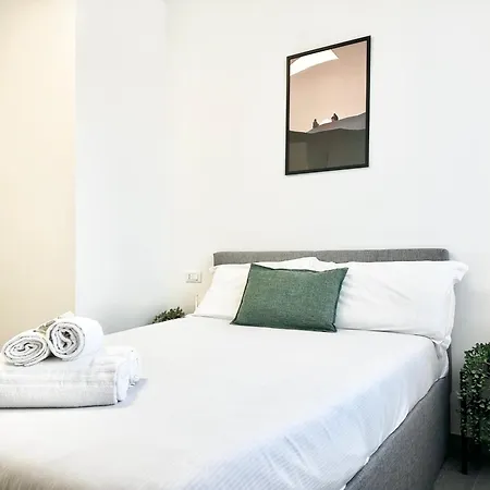 Cozy House A Few Steps From The Metro And Duomo 아파트 밀라노