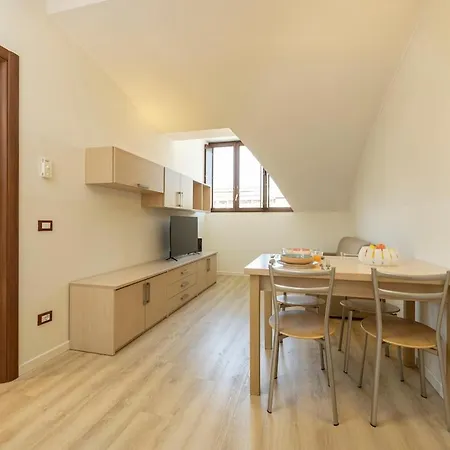 Apartment Porta Romana - Leobrothers - Boncompagni 8 *