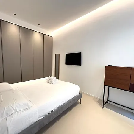 Guesthost - Cinque Giornate Bright * Mediolan