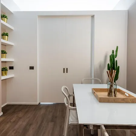 Duomo B - Panoramic Two Bedrooms * Milan