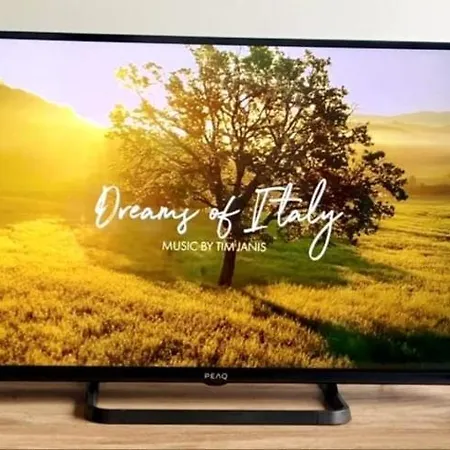 Mylo's -15 Minutes From The Duomo, Ieo, Prada *