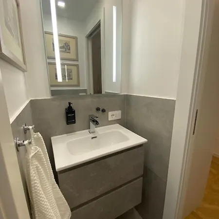 Knock-knock Navigli Apartment *