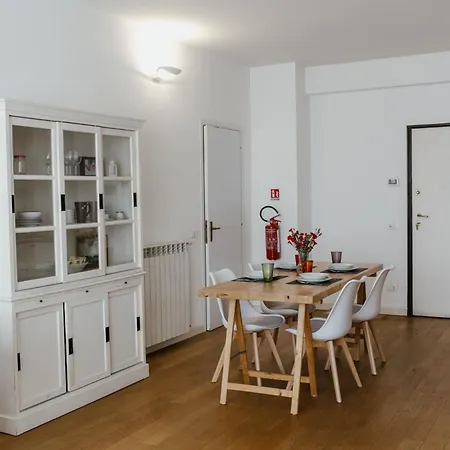 Guesthost - Mecenate Bright * Милан