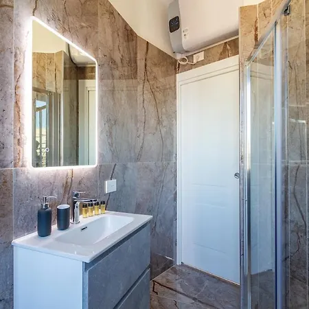 5min From Metro M1 New Flat شقة