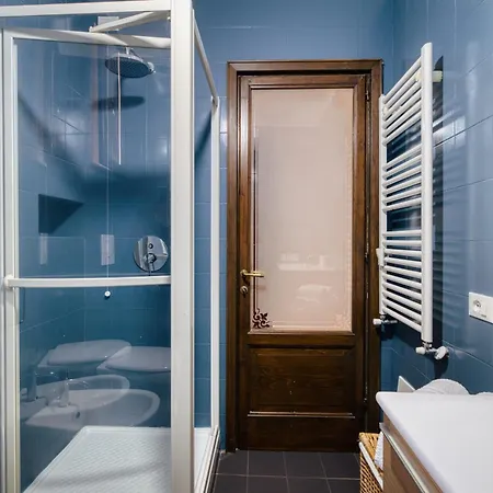 Your Sunny Getaway In Porta Venezia Dist...