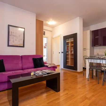 Private Terrace & 2 Bedrooms Near Bosco Verticale * Milano