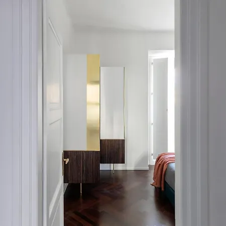Chavez 4 Design Con Balcone In Nolo - Vesta * ミラノ