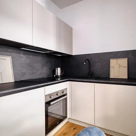 Joivy Modern 1-bedroom Flat In * ميلان