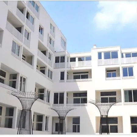 Design Loft In The Navigli-Forum Area With Private Parking Апартаменты Милан