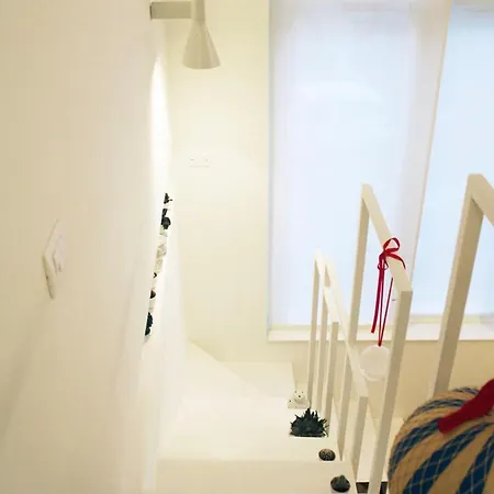 Апартаменты Design Loft In The Navigli-Forum Area With Private Parking Милан