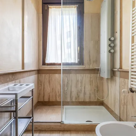 Apartmán Elegant With Terrace In Life