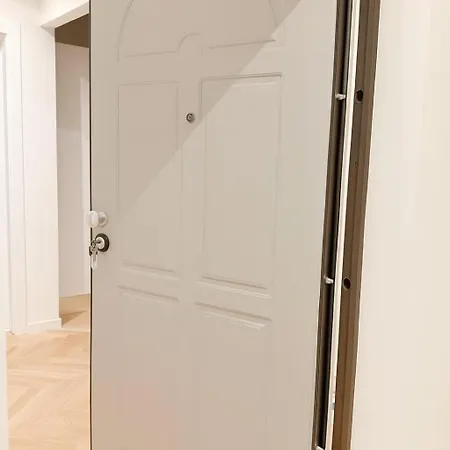Stylish Flat Porta Romana E Bocconi شقة ميلان