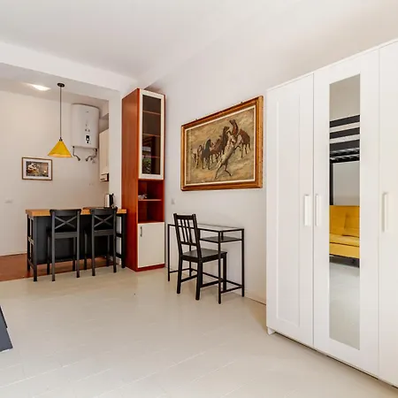 Apartment Proletarian