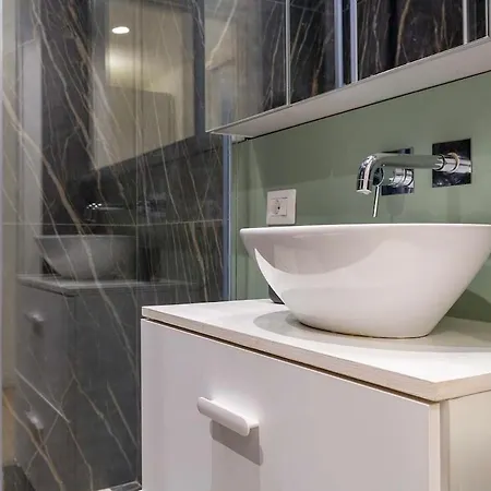 Luxurious Designer - Station Mailand