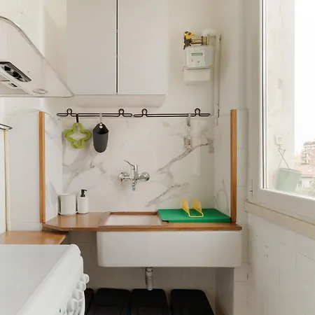 Guesthost - Dergano M3 Bright Apartamento