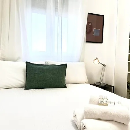 Cozy House A Few Steps From The Metro And Duomo 아파트 밀라노