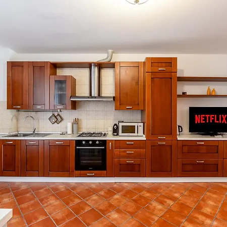 Spacious At 5 Min Walk From Station Milano