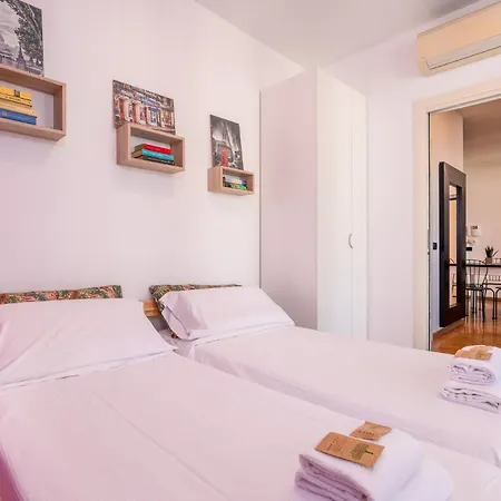 Private Terrace & 2 Bedrooms Near Bosco Verticale