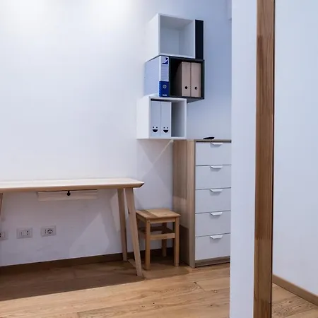 Isola Living - M3-m5 Zara Subway Mediolan