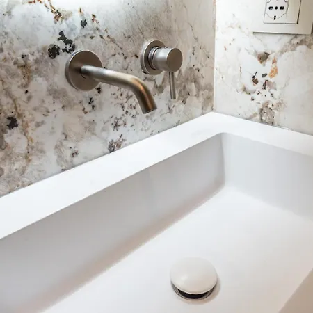 Michelangelo Moscova Golden House *