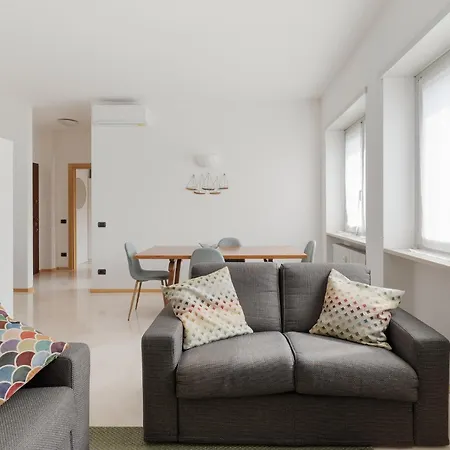 Guesthost - M1 Pagano Comfortable