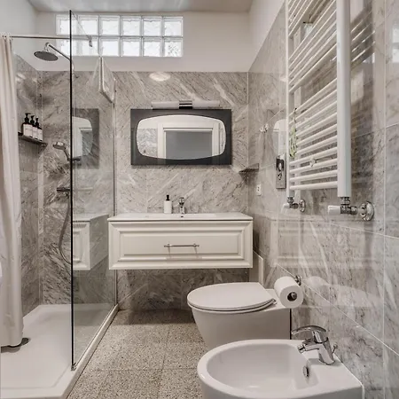 For 6 - Walk To Milan's Spots Appartamento *