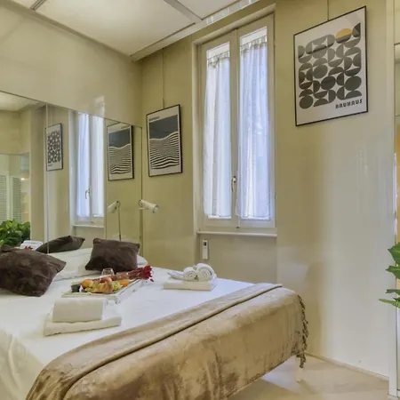 Cerva - Cozy 1 Bedroom With Balcony In San Babila By Rentopolis Apartament Mediolan