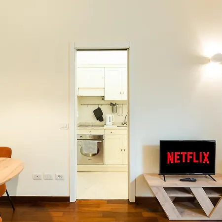 Apartman Exclusive Loft With Private Garden In City Center Milan At Navigli - 10Min To Duomo Milánó