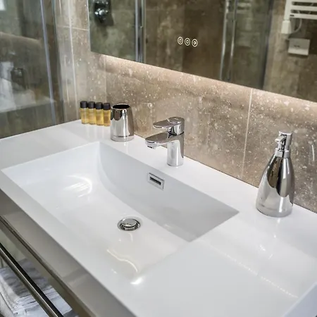Apartment Station 400 Mt