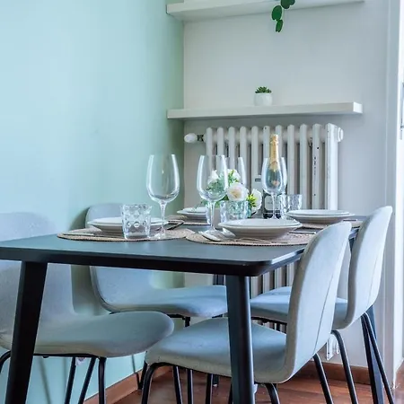 Duomo 10 Minutes Away Spacious 5 Pax Balcony Wifi Ac *