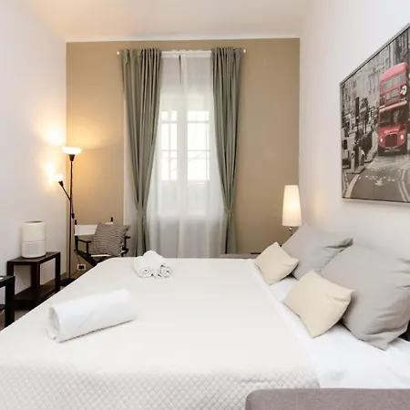 Corso Chic Street, Porta Garibaldi, Stazione Centrale, Nel Cuore Della Citta Di *