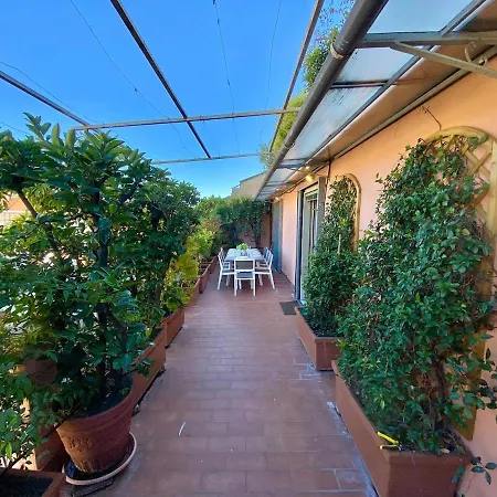דירה Penthouse With Panoramic Terrace-8 Minutes From The Duomo