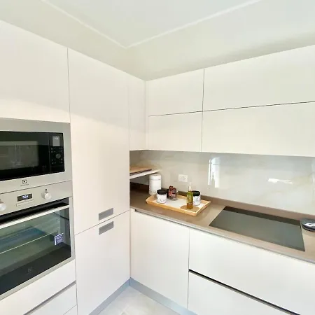 Penthouse With Panoramic Terrace-8 Minutes From The Duomo *