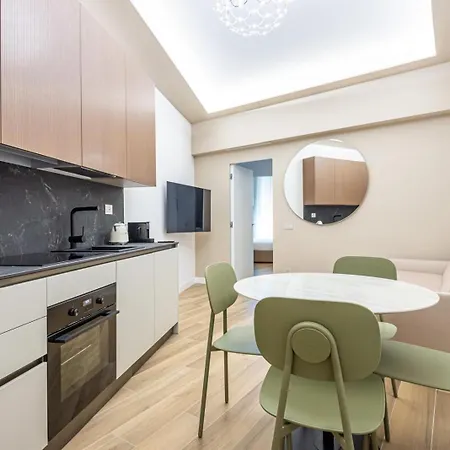 Michelangelo Moscova Golden House *