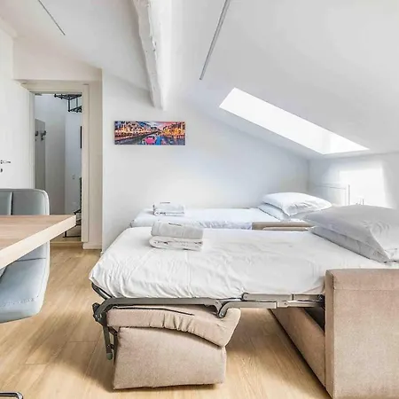 Heated Hydromassage Pool Station1' View Daire *