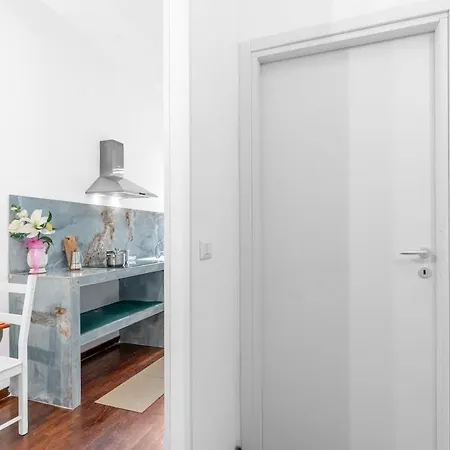 Mirari With Parking, Near The Metro