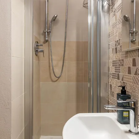 Zuretti Monolocale Stazione Apartment Milan