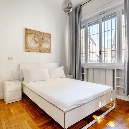 Exclusive 4 Bedrooms In Brera * Milánó