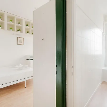 Guesthost - Dergano M3 Bright Apartamento Milán