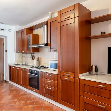 Spacious At 5 Min Walk From Station Daire Milano