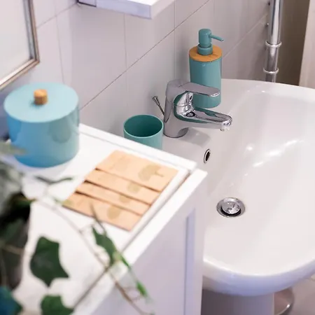 Charming With Balcony & Wi-fi * Μιλάνο