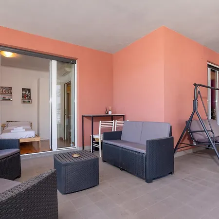 Private Terrace & 2 Bedrooms Near Bosco Verticale * Milano