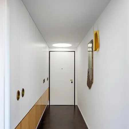 Chavez 4 Design Con Balcone In Nolo - Vesta *